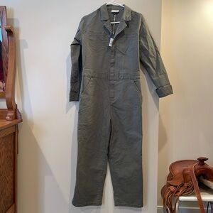 Universal thread women’s coverall size 6
